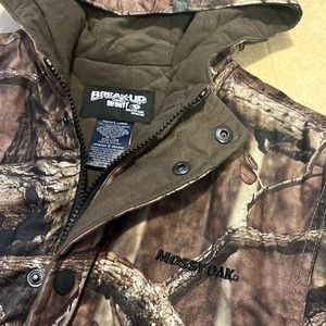 NWOT Mossy Oaks youth camp jacket, thermal, pockets, size youth L. Never worn!